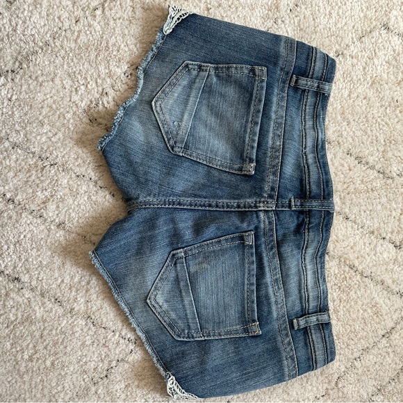 Vanilla Star jean shorts - Picture 3 of 3